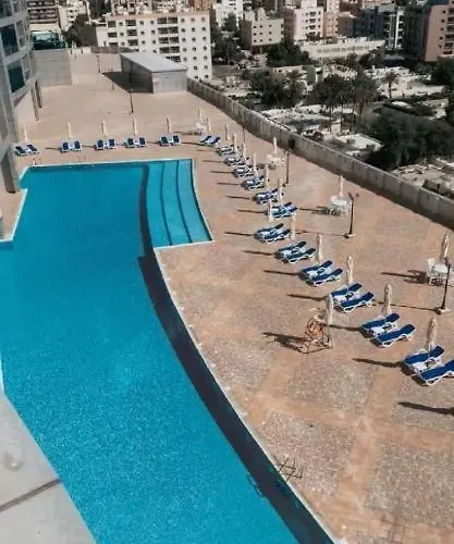 Luxury Corniche Residence 2 Bhk Pool Gym Wifi Sea Front