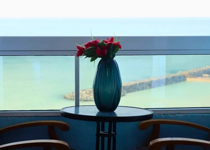 Mermaid Beach Hotel Llc